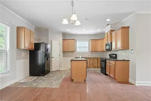 4295 Suwanee Mill Dr, Buford, GA 30518 - Photo 10