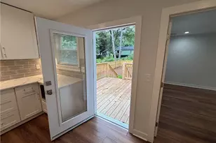 1389 Lanvale Dr SW, Atlanta, GA 30310 - Photo 10