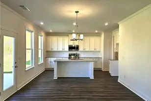 7313 Yewtree Dr, Flowery Branch, GA 30542 - Photo 8