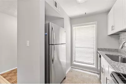 308 Cumberland Court SE, Smyrna, GA 30080 - Photo 10