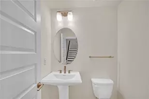 860 Stonehill Ln, Atlanta, GA 30324 - Photo 16