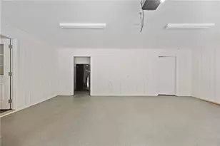 5860 Riverwood Dr, Atlanta, GA 30328 - Photo 38