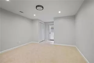 5860 Riverwood Dr, Atlanta, GA 30328 - Photo 36