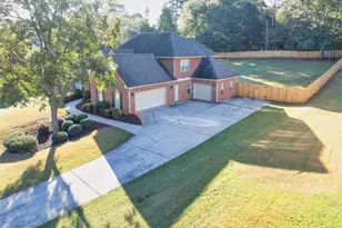 236 Reece Dr, Hoschton, GA 30548 - Photo 2