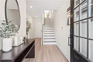 1973 Hollywood Rd NW, Atlanta, GA 30318 - Photo 6