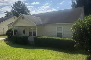 9127 Clubhouse Dr, Riverdale, GA 30274 - Photo 2