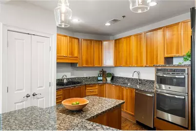 2881 Peachtree Road NE #702, Atlanta, GA 30305 - Photo 12