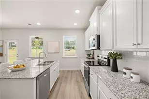 1826 Kingsmere Run Dr, Loganville, GA 30052 - Photo 4