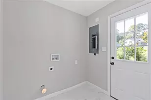 551 Briggs Cir SW, Lilburn, GA 30047 - Photo 12