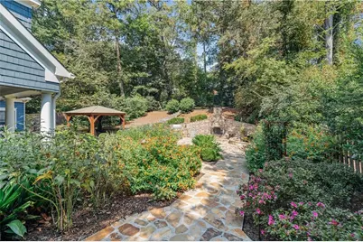 2813 W Roxboro Road NE, Atlanta, GA 30324 - Photo 98