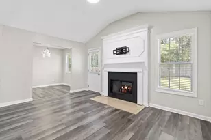 3637 Oakland Spring Ct, Snellville, GA 30039 - Photo 4