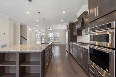 2059 Falls Park Way, Decatur, GA 30033 - Photo 2