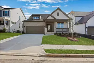 172 Candlewood Ln, Hoschton, GA 30548 - Photo 2