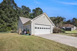 421 Arrowhatchee Dr, Winder, GA 30680 - Photo 2