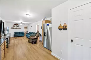 3662 Lakeview Dr, Gainesville, GA 30501 - Photo 12