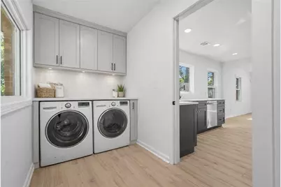 2885 Dale Creek Drive NW, Atlanta, GA 30318 - Photo 10