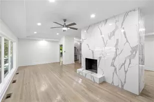 621 Hammond Dr, Atlanta, GA 30328 - Photo 14