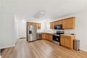 5425 Belvedere St, Cumming, GA 30041 - Photo 4