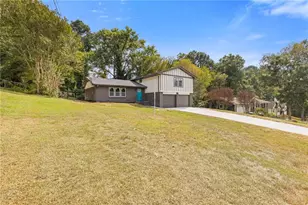 1634 Lamancha Dr, Lawrenceville, GA 30044 - Photo 2