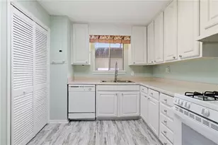 346 Carpenter Dr, Atlanta, GA 30328 - Photo 6