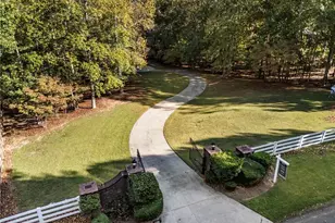 15385 Tullgean Dr, Alpharetta, GA 30004 - Photo 4