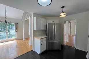 4715 Deer Crossing Ct, Flowery Branch, GA 30542 - Photo 8