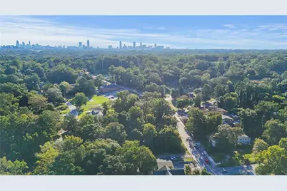 2047 Joseph E Boone Boulevard NW, Atlanta, GA 30314 - Photo 4