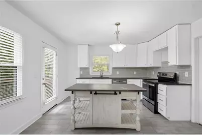 479 Larchmont Circle NW, Atlanta, GA 30318 - Photo 6