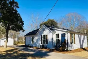 292 E Johnson St, Temple, GA 30179 - Photo 2