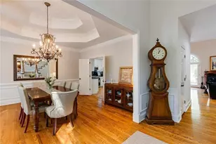 2010 Stonehedge Rd, Roswell, GA 30075 - Photo 8