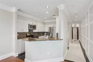 3334 Peachtree Rd NE, Atlanta, GA 30326 - Photo 4