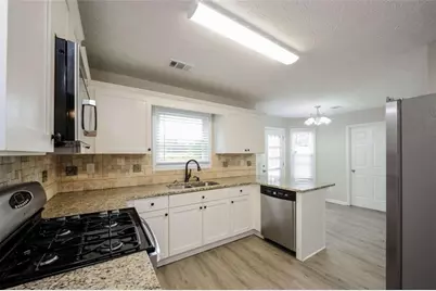 6201 Southport Drive S, Flowery Branch, GA 30542 - Photo 8