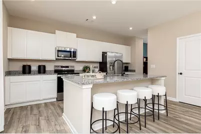 86 Hickory Grove Avenue, Lawrenceville, GA 30046 - Photo 2