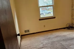 182 Iris Ct, Riverdale, GA 30274 - Photo 4