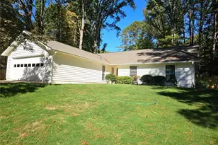 620 Lake Forest Ct, Roswell, GA 30076 - Photo 2