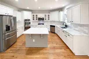 1900 Chattahoochee Run Dr, Suwanee, GA 30024 - Photo 6