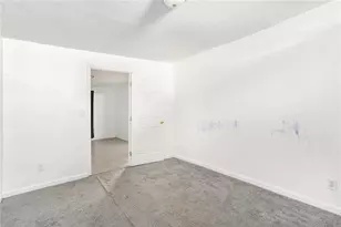 435 W Cherry St, Griffin, GA 30223 - Photo 24