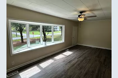 121 Hunt Drive NE, Calhoun, GA 30701 - Photo 4