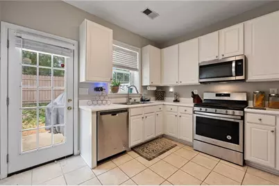 119 Oak Green Drive, Lawrenceville, GA 30044 - Photo 2