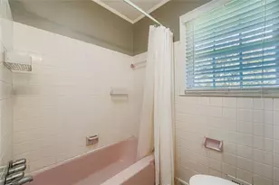 381 W Candler St, Winder, GA 30680 - Photo 18