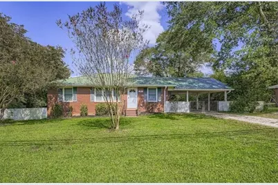 381 W Candler Street, Winder, GA 30680 - Photo 2