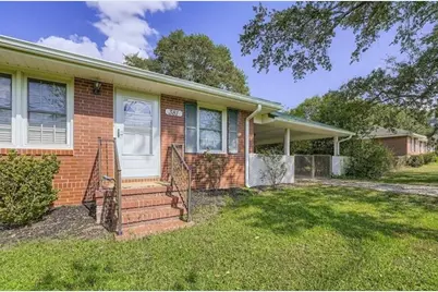 381 W Candler Street, Winder, GA 30680 - Photo 4