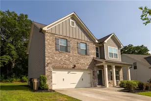 221 Winterset Cir, Hoschton, GA 30548 - Photo 2