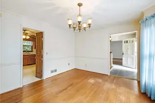 654 Grove Pkwy SE, Marietta, GA 30067 - Photo 6