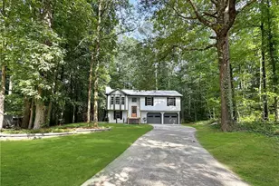 2555 Rexs Pl, Buford, GA 30519 - Photo 2