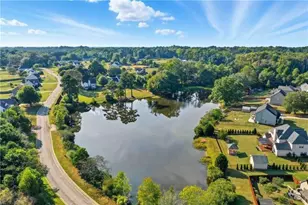 138 Hamilton Lake Dr, Lagrange, GA 30241 - Photo 2