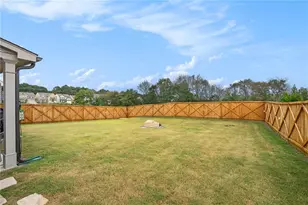 556 Hyde Rdg Trl, Loganville, GA 30052 - Photo 32