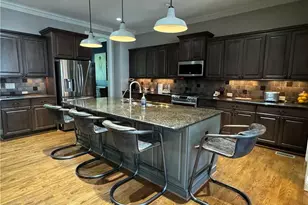 811 Park Manor Dr SE, Smyrna, GA 30082 - Photo 2