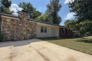 4105 Emerald Lake Dr, Decatur, GA 30035 - Photo 2