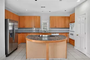 1366 Brookhaven Village Cir NE, Atlanta, GA 30319 - Photo 18